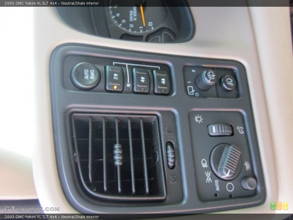 Neutral/Shale Interior Controls for the 2003 GMC Yukon XL SLT 4x4 #50569771