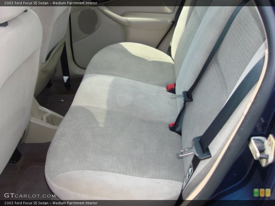 Medium Parchment Interior Photo for the 2003 Ford Focus SE Sedan #50575838