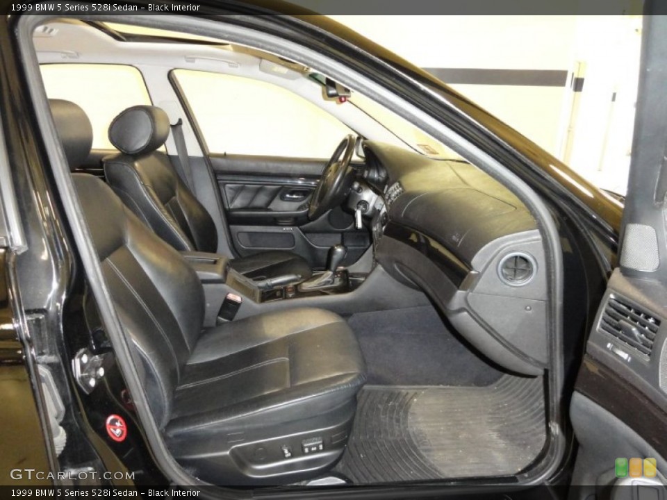 Black Interior Photo for the 1999 BMW 5 Series 528i Sedan #50581414
