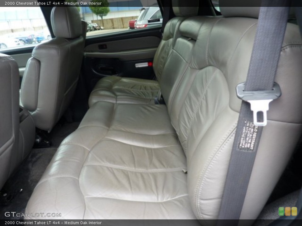 Medium Oak Interior Photo for the 2000 Chevrolet Tahoe LT 4x4 #50582065