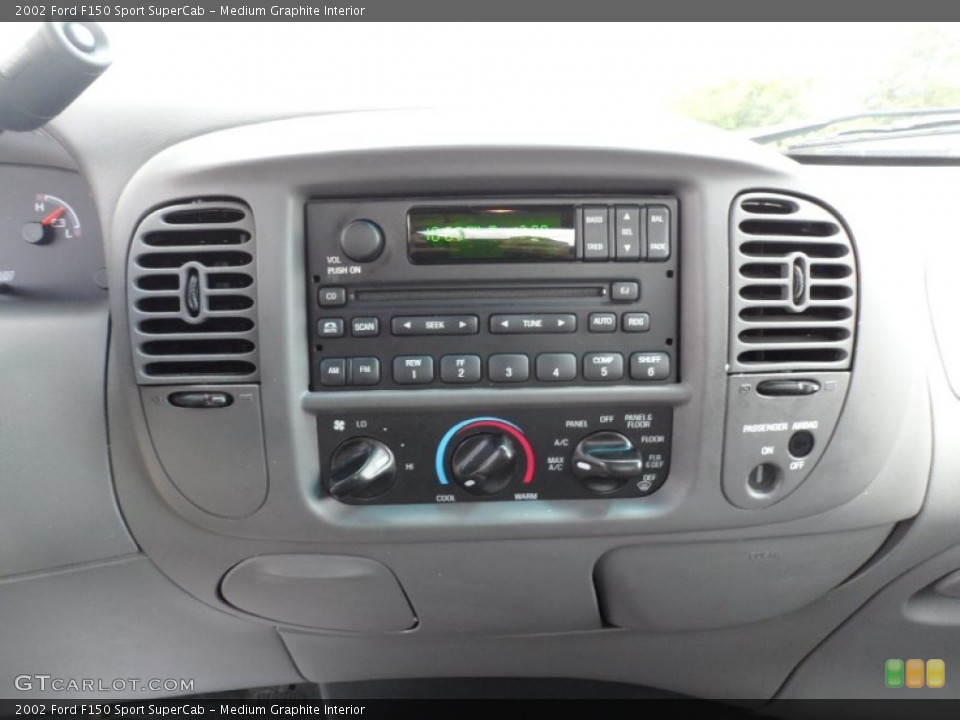 Medium Graphite Interior Controls for the 2002 Ford F150 Sport SuperCab #50586109