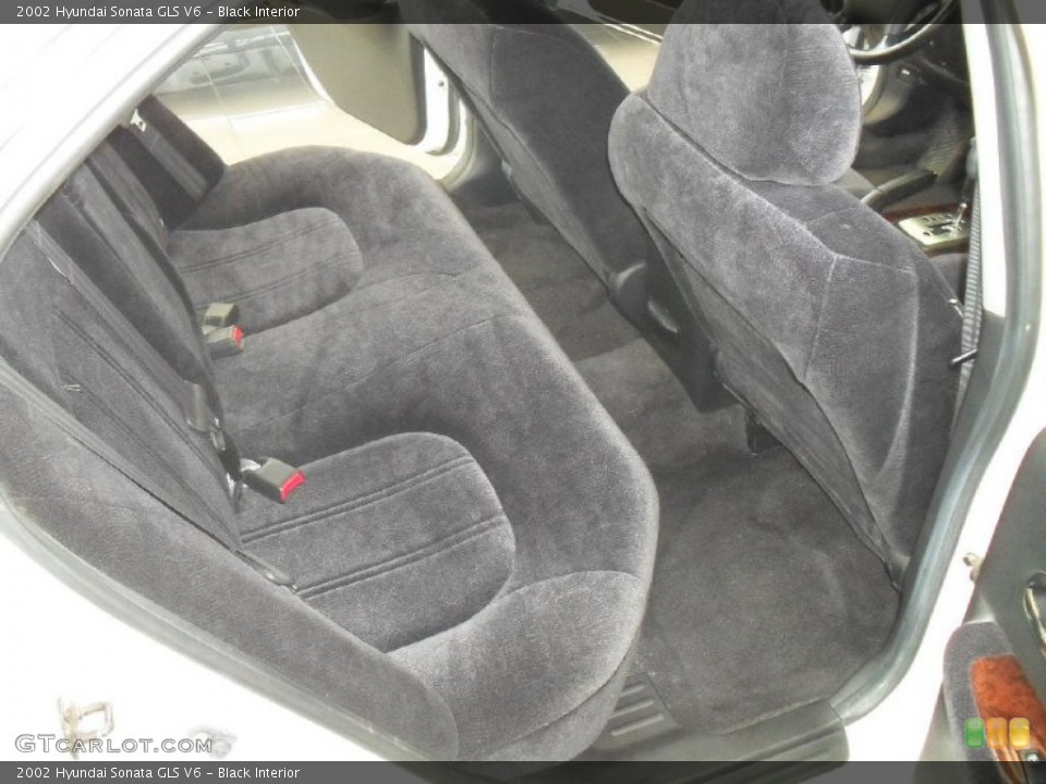 Black Interior Photo for the 2002 Hyundai Sonata GLS V6 #50602083