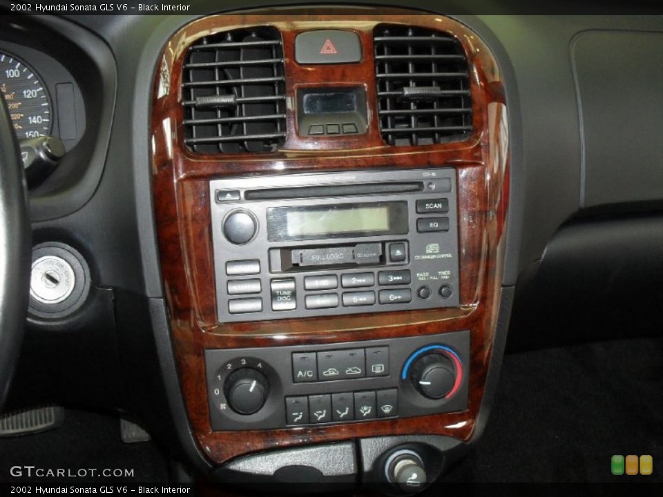 Black Interior Controls for the 2002 Hyundai Sonata GLS V6 #50602146