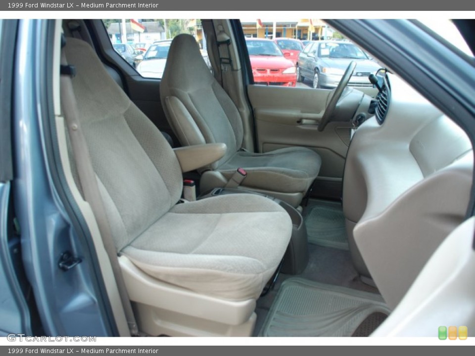 Medium Parchment Interior Photo for the 1999 Ford Windstar LX #50603475