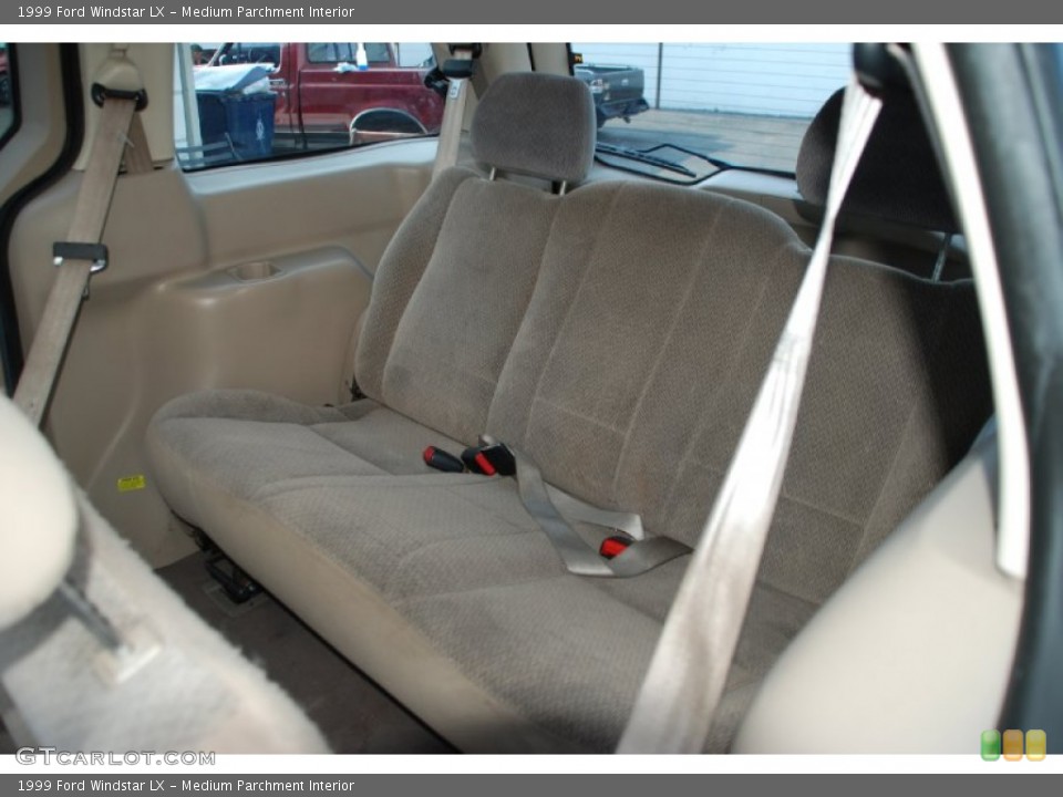 Medium Parchment Interior Photo for the 1999 Ford Windstar LX #50603517