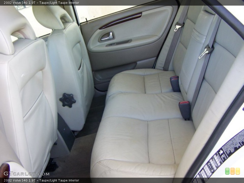 Taupe/Light Taupe Interior Photo for the 2002 Volvo S40 1.9T #50603565