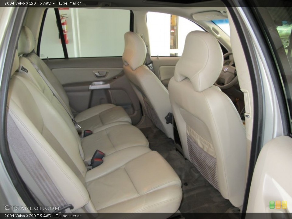 Taupe Interior Photo for the 2004 Volvo XC90 T6 AWD #50611902