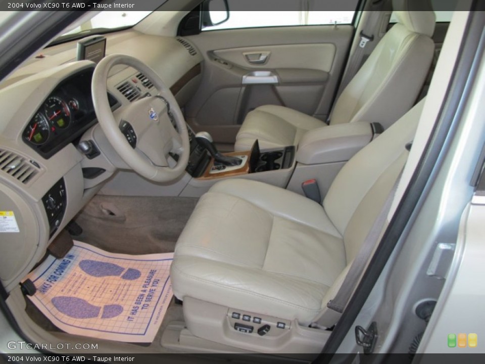 Taupe Interior Photo for the 2004 Volvo XC90 T6 AWD #50611980