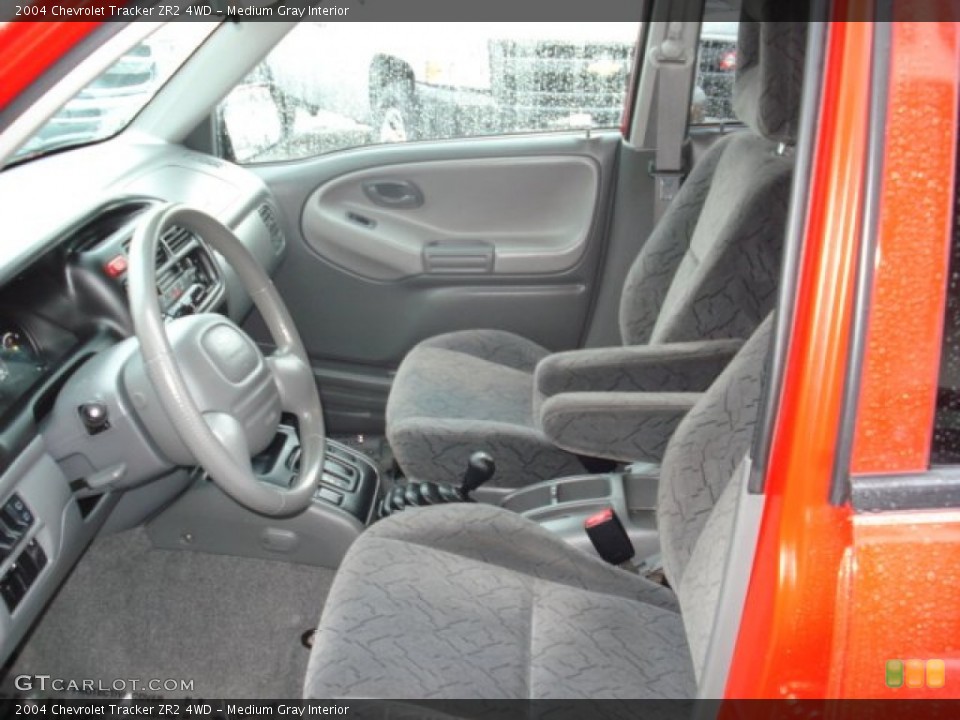 Medium Gray Interior Photo for the 2004 Chevrolet Tracker ZR2 4WD #50616573