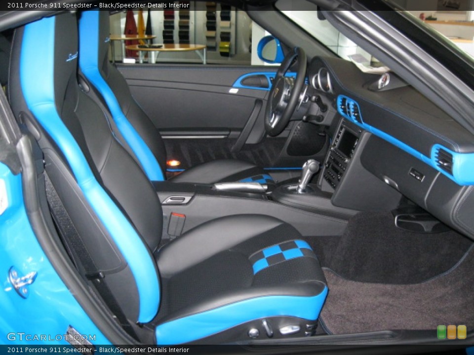 Black/Speedster Details Interior Photo for the 2011 Porsche 911 Speedster #50618631