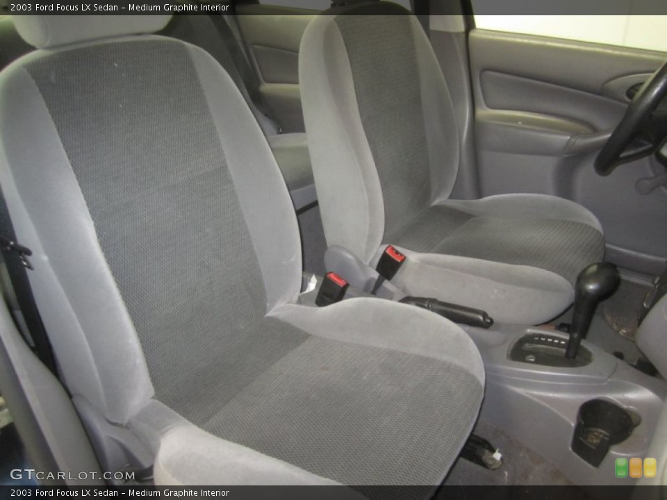 Medium Graphite Interior Photo for the 2003 Ford Focus LX Sedan #50624883