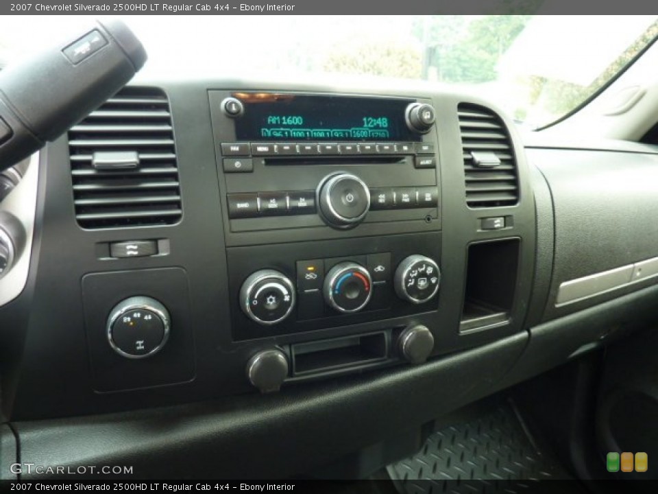 Ebony Interior Controls for the 2007 Chevrolet Silverado 2500HD LT Regular Cab 4x4 #50624899