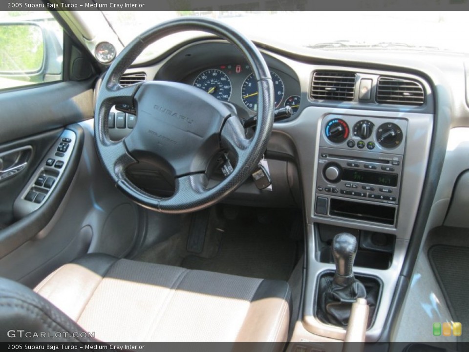 Medium Gray Interior Photo for the 2005 Subaru Baja Turbo #50630058