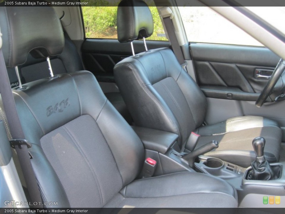 Medium Gray Interior Photo for the 2005 Subaru Baja Turbo #50630301
