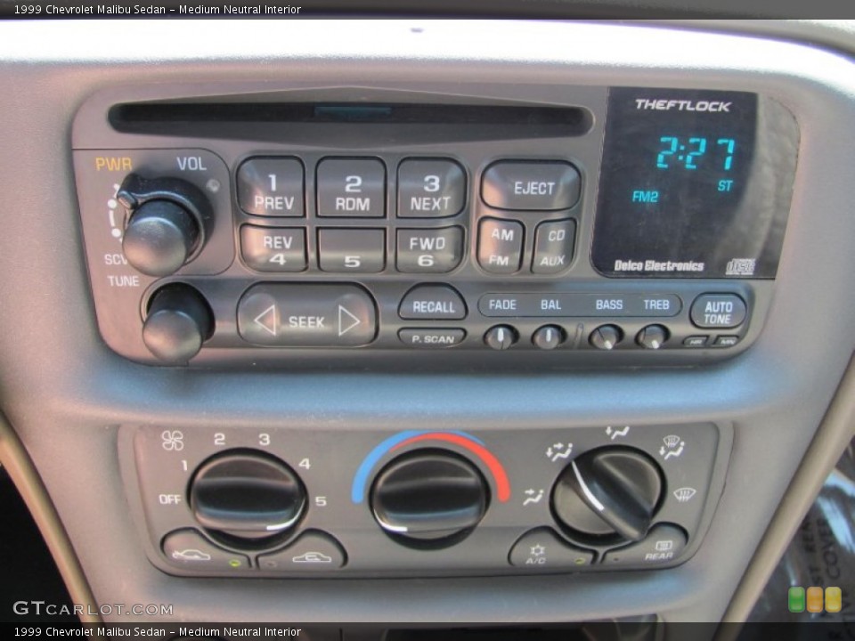 Medium Neutral Interior Controls for the 1999 Chevrolet Malibu Sedan #50632989