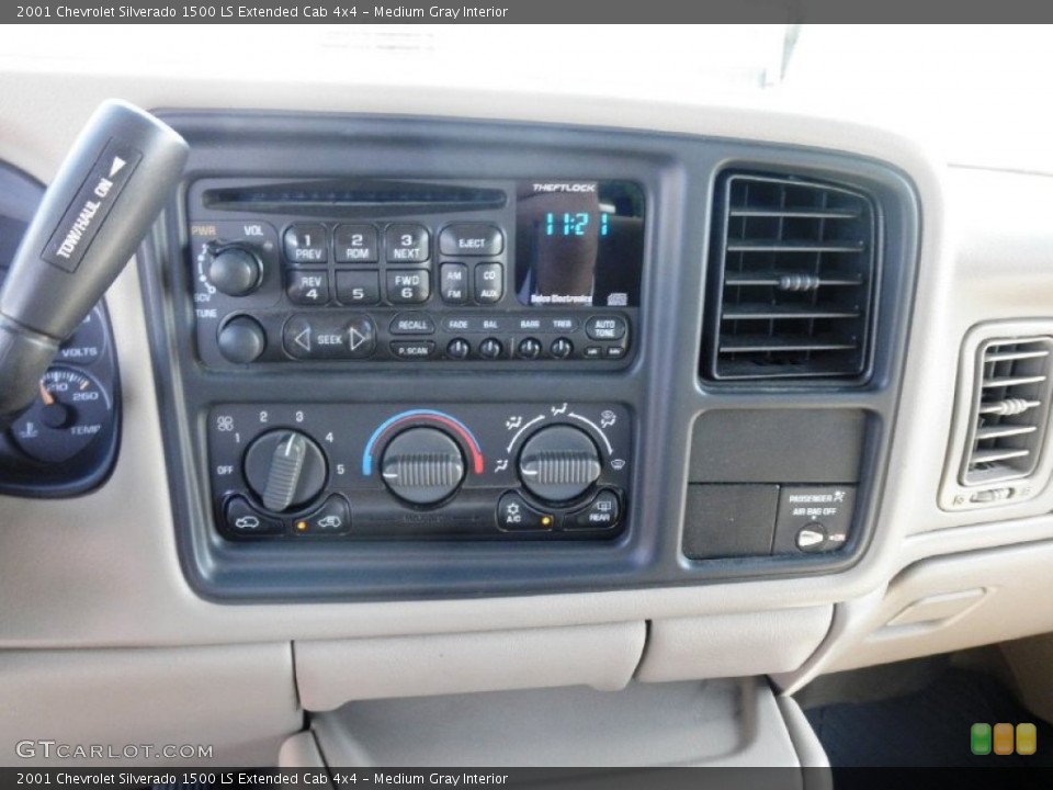 Medium Gray Interior Controls for the 2001 Chevrolet Silverado 1500 LS Extended Cab 4x4 #50643312