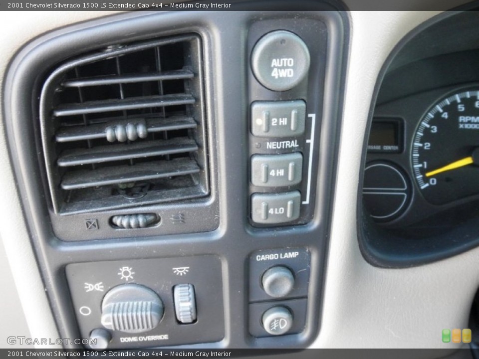 Medium Gray Interior Controls for the 2001 Chevrolet Silverado 1500 LS Extended Cab 4x4 #50643378