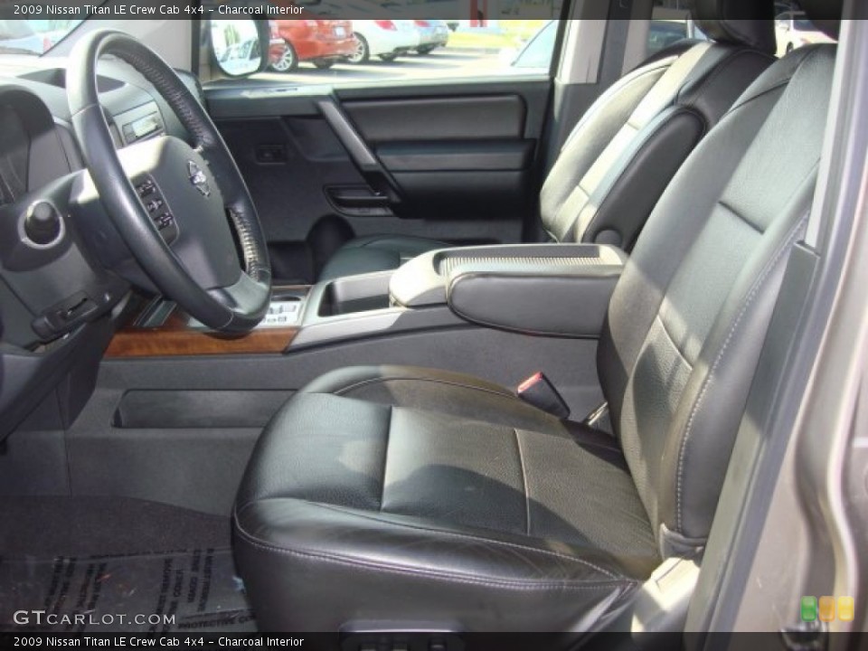 Charcoal Interior Photo for the 2009 Nissan Titan LE Crew Cab 4x4 #50643468