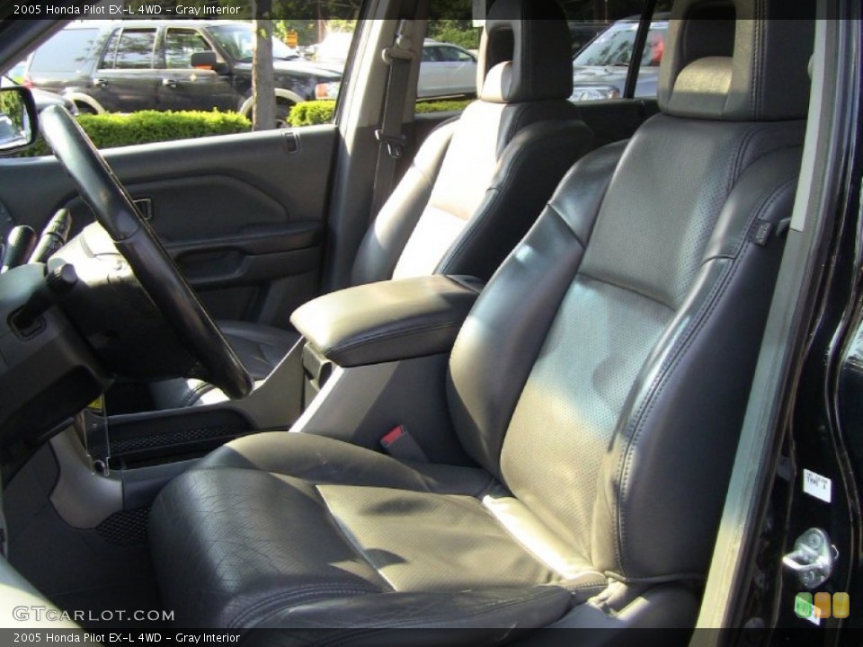 Gray Interior Photo for the 2005 Honda Pilot EX-L 4WD #50644980