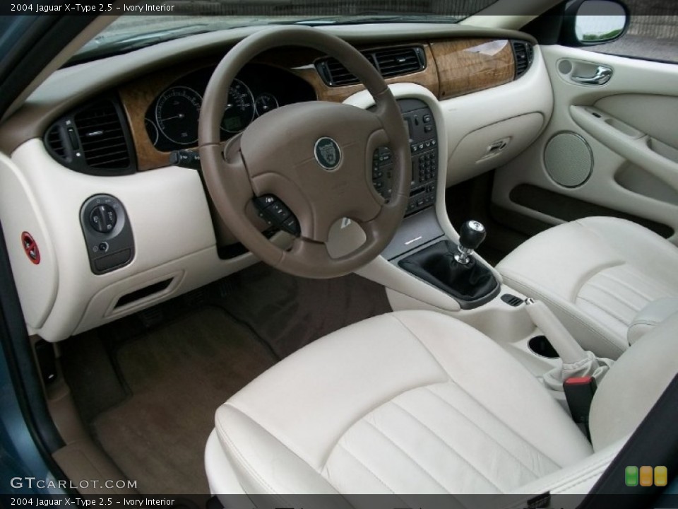 Ivory Interior Photo for the 2004 Jaguar X-Type 2.5 #50653632