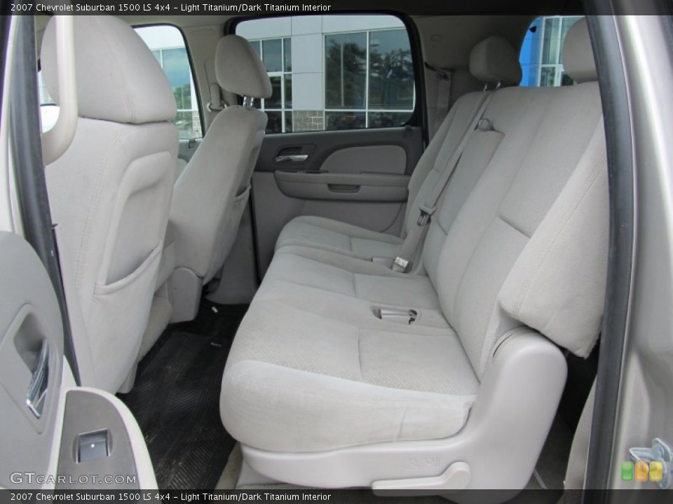 Light Titanium/Dark Titanium Interior Photo for the 2007 Chevrolet Suburban 1500 LS 4x4 #50655628