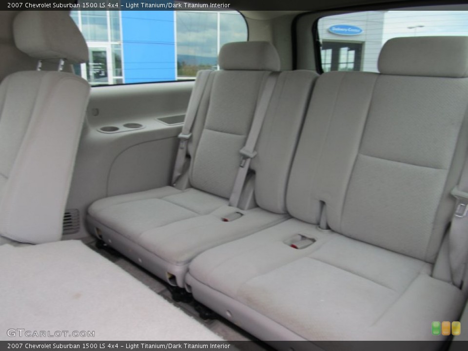 Light Titanium/Dark Titanium Interior Photo for the 2007 Chevrolet Suburban 1500 LS 4x4 #50655658