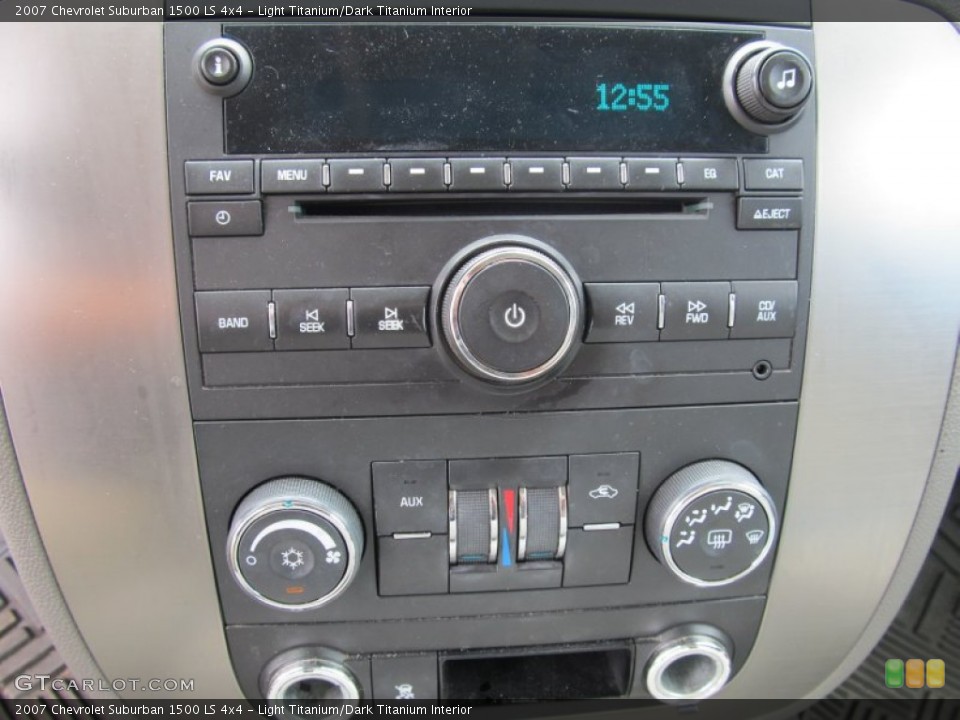 Light Titanium/Dark Titanium Interior Controls for the 2007 Chevrolet Suburban 1500 LS 4x4 #50655721