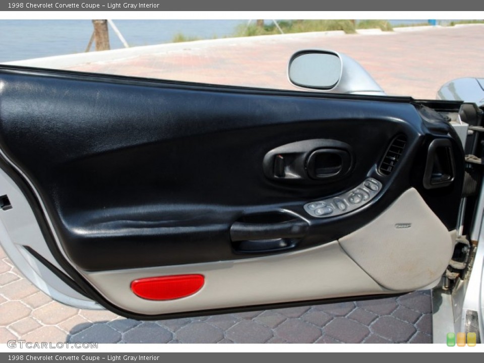Light Gray Interior Door Panel for the 1998 Chevrolet Corvette Coupe #50655727