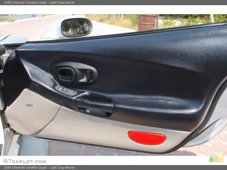 Light Gray Interior Door Panel for the 1998 Chevrolet Corvette Coupe #50655742