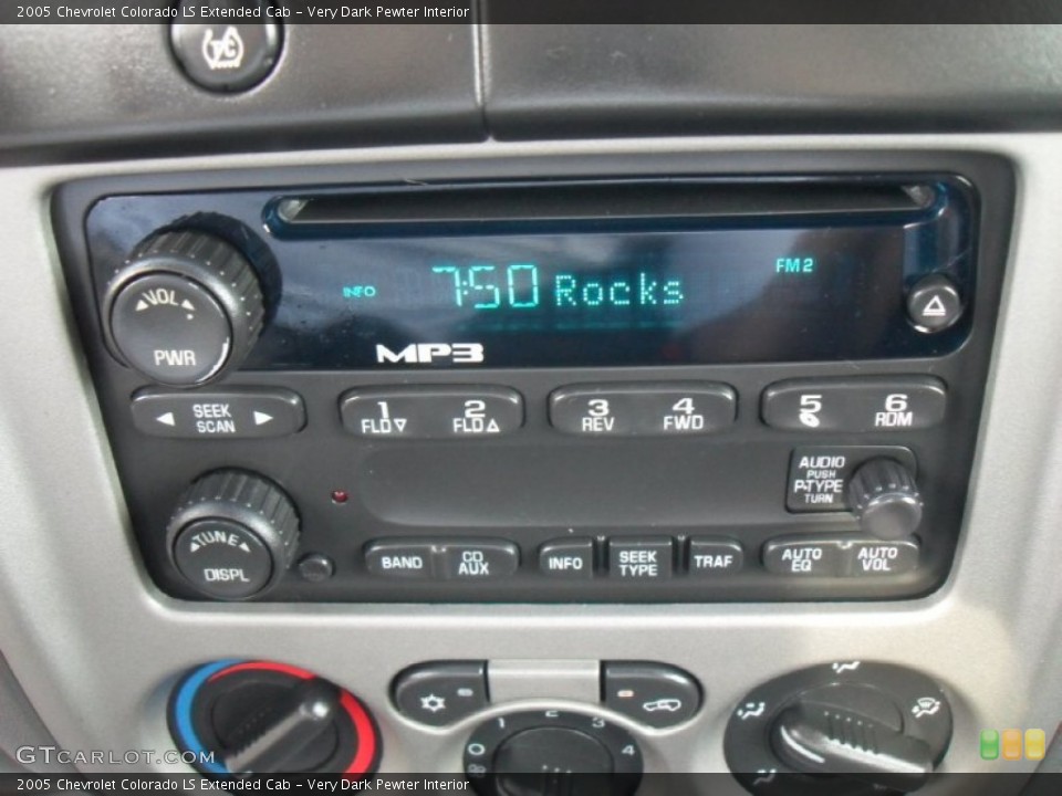 Very Dark Pewter Interior Controls for the 2005 Chevrolet Colorado LS Extended Cab #50657572