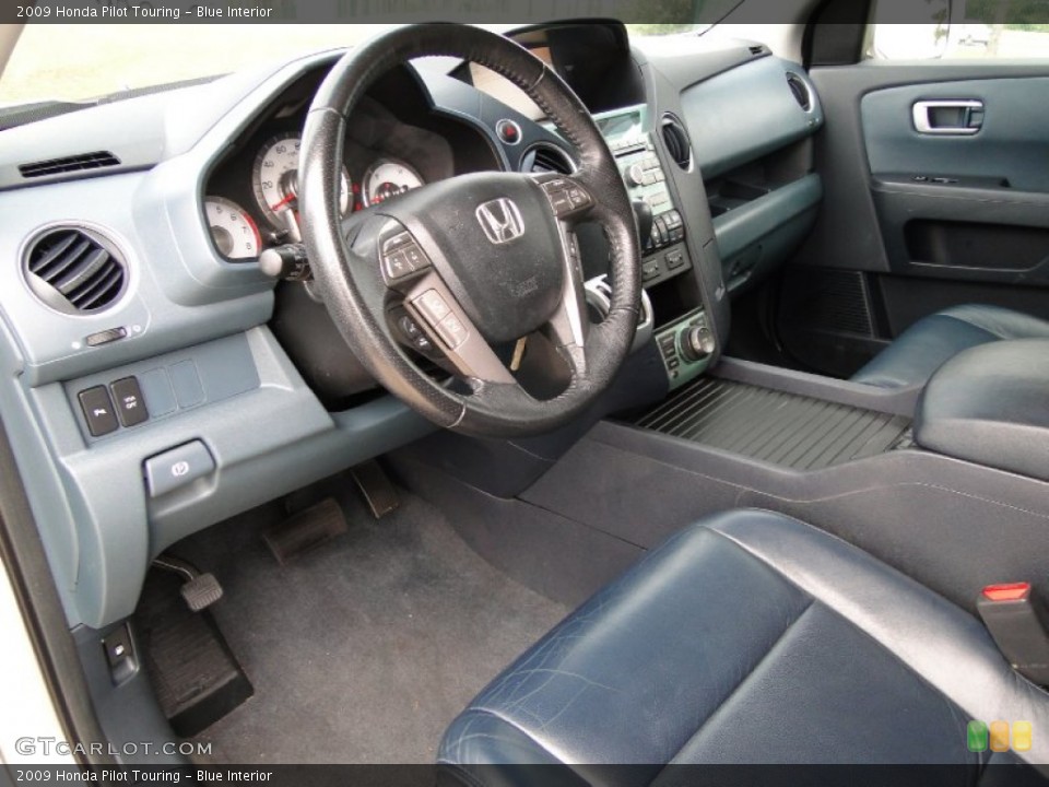 Blue Interior Photo for the 2009 Honda Pilot Touring #50659494