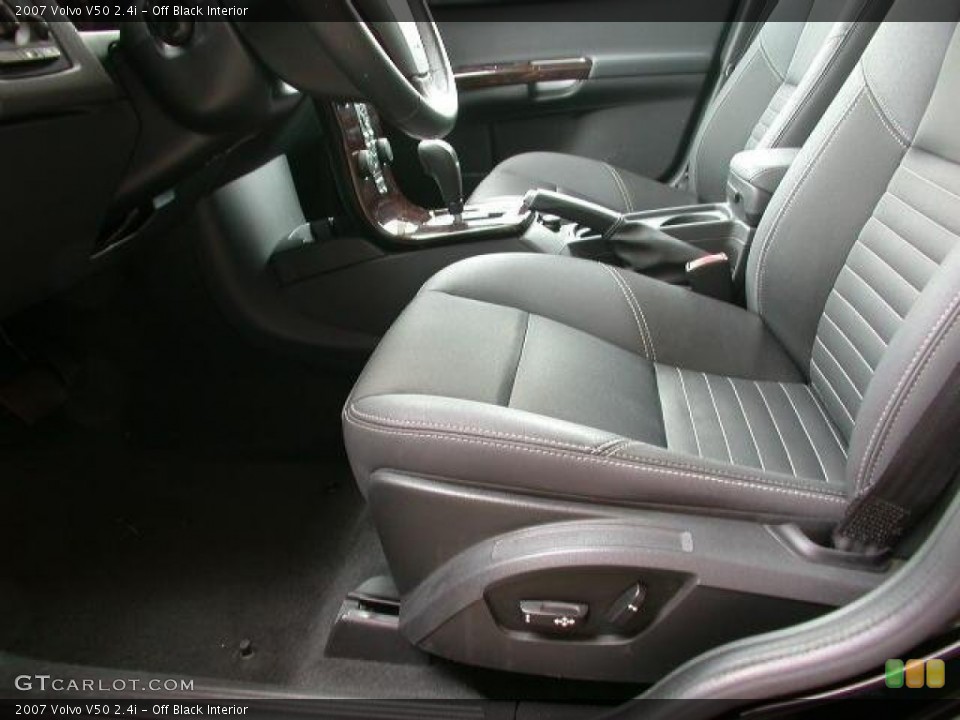 Off Black Interior Photo for the 2007 Volvo V50 2.4i #50663360