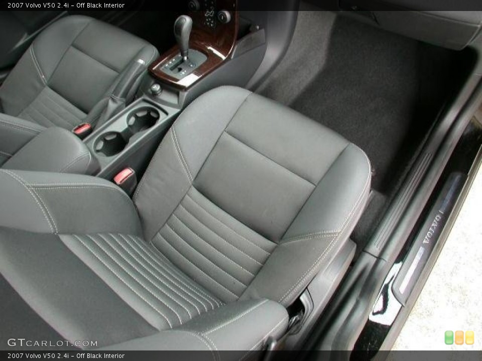 Off Black Interior Photo for the 2007 Volvo V50 2.4i #50663504