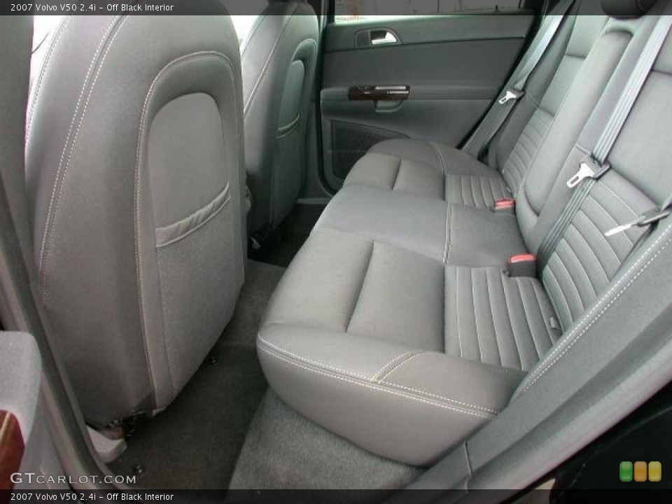 Off Black Interior Photo for the 2007 Volvo V50 2.4i #50663615