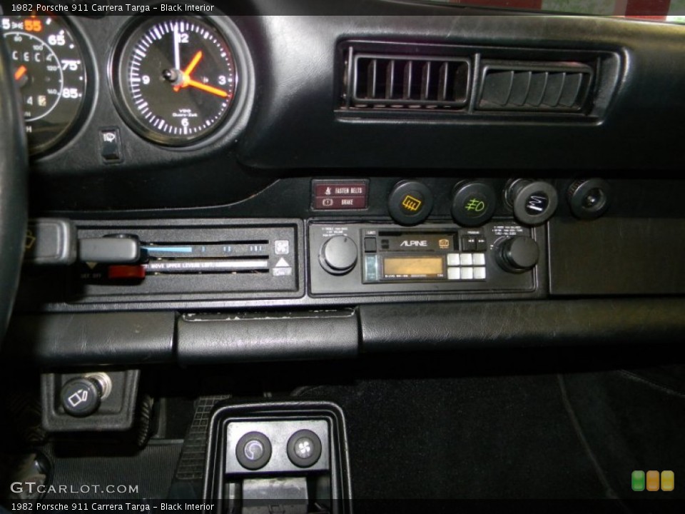 Black Interior Controls for the 1982 Porsche 911 Carrera Targa #50666422