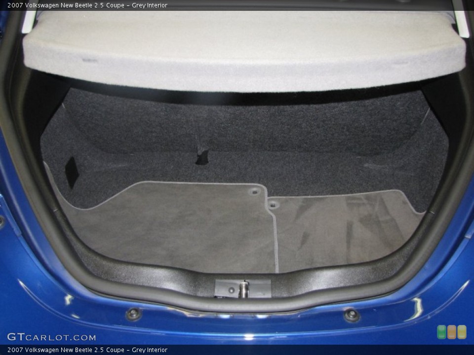 Grey Interior Trunk for the 2007 Volkswagen New Beetle 2.5 Coupe #50668622