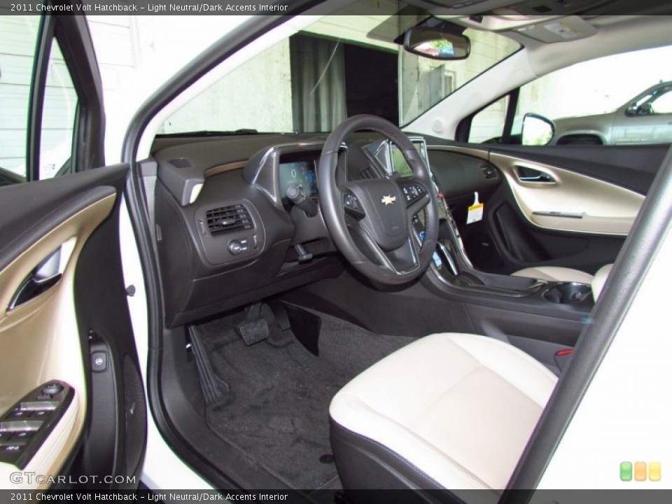 Light Neutral/Dark Accents Interior Photo for the 2011 Chevrolet Volt Hatchback #50673455