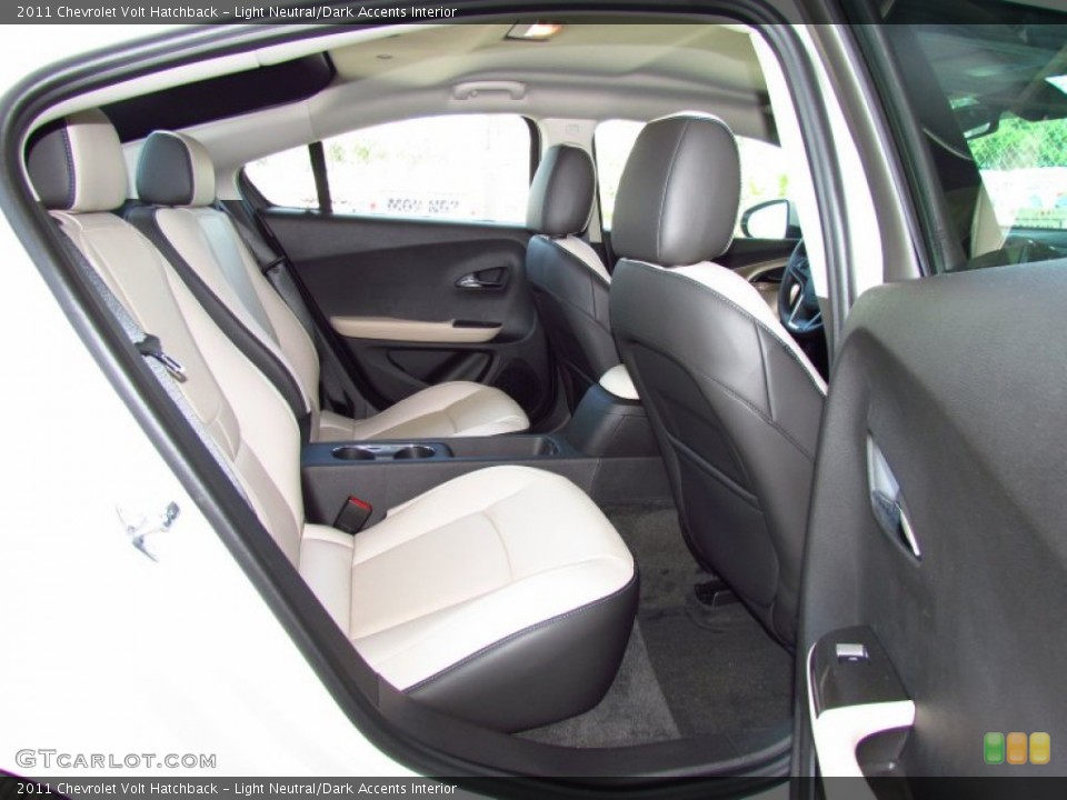 Light Neutral/Dark Accents Interior Photo for the 2011 Chevrolet Volt Hatchback #50673518