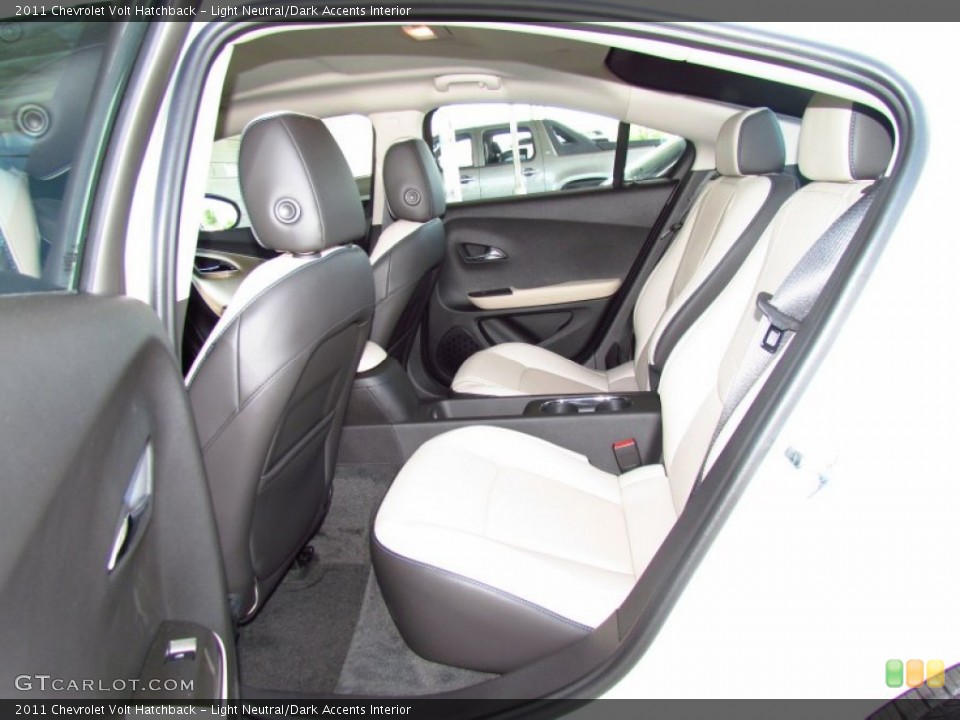 Light Neutral/Dark Accents Interior Photo for the 2011 Chevrolet Volt Hatchback #50673533
