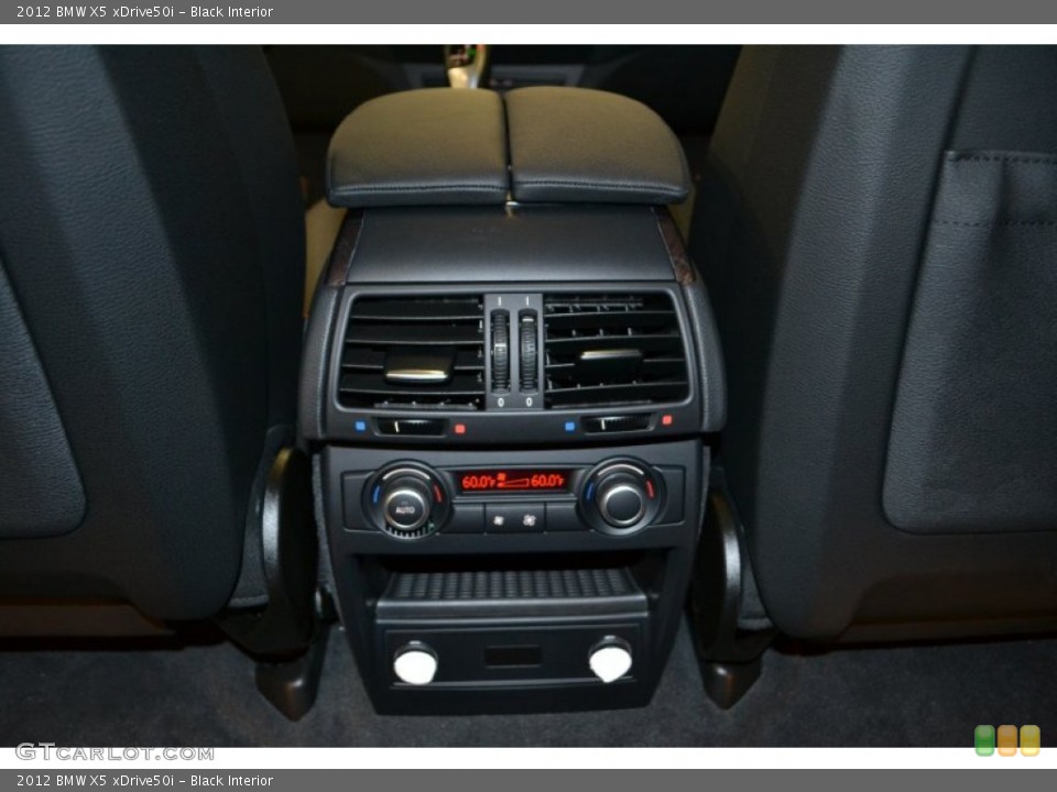 Black Interior Controls for the 2012 BMW X5 xDrive50i #50677097