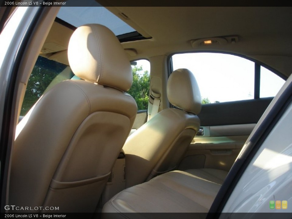 Beige Interior Photo for the 2006 Lincoln LS V8 #50679713