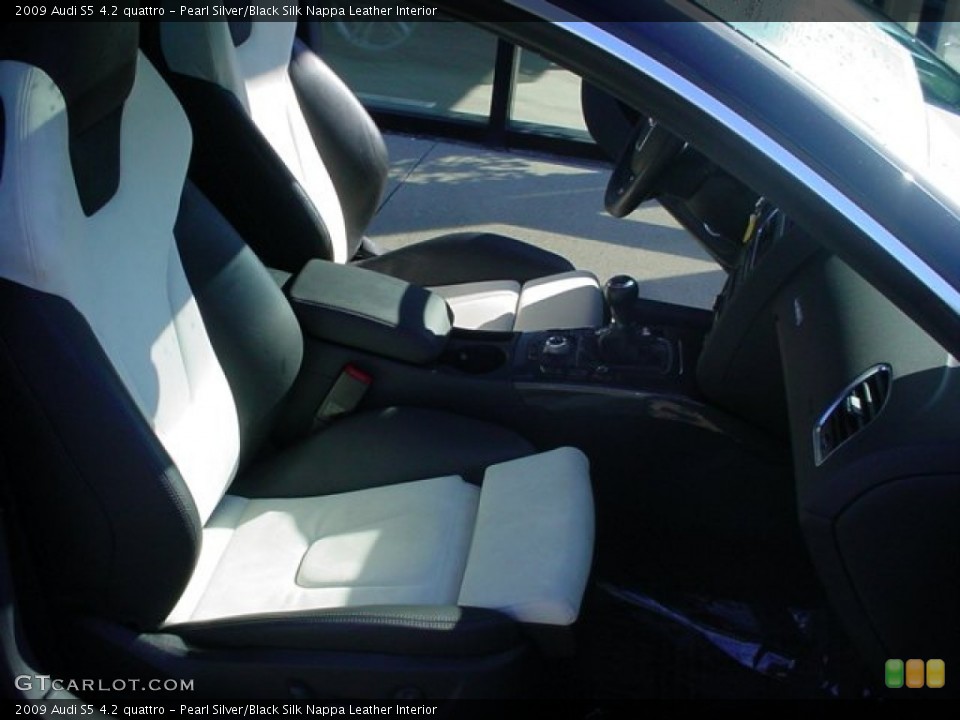 Pearl Silver/Black Silk Nappa Leather Interior Photo for the 2009 Audi S5 4.2 quattro #50691421
