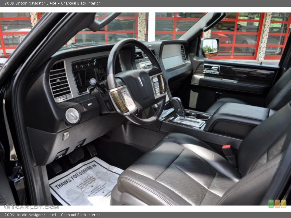 Charcoal Black Interior Photo for the 2009 Lincoln Navigator L 4x4 #50699575