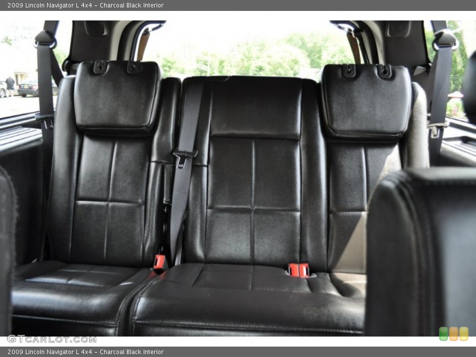 Charcoal Black Interior Photo for the 2009 Lincoln Navigator L 4x4 #50699611
