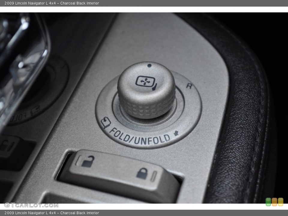 Charcoal Black Interior Controls for the 2009 Lincoln Navigator L 4x4 #50699845