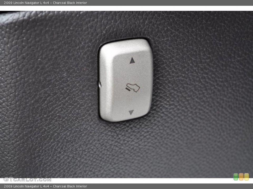 Charcoal Black Interior Controls for the 2009 Lincoln Navigator L 4x4 #50699878