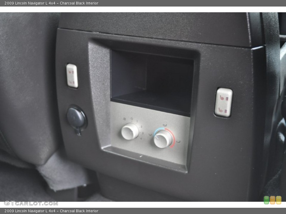 Charcoal Black Interior Controls for the 2009 Lincoln Navigator L 4x4 #50699969