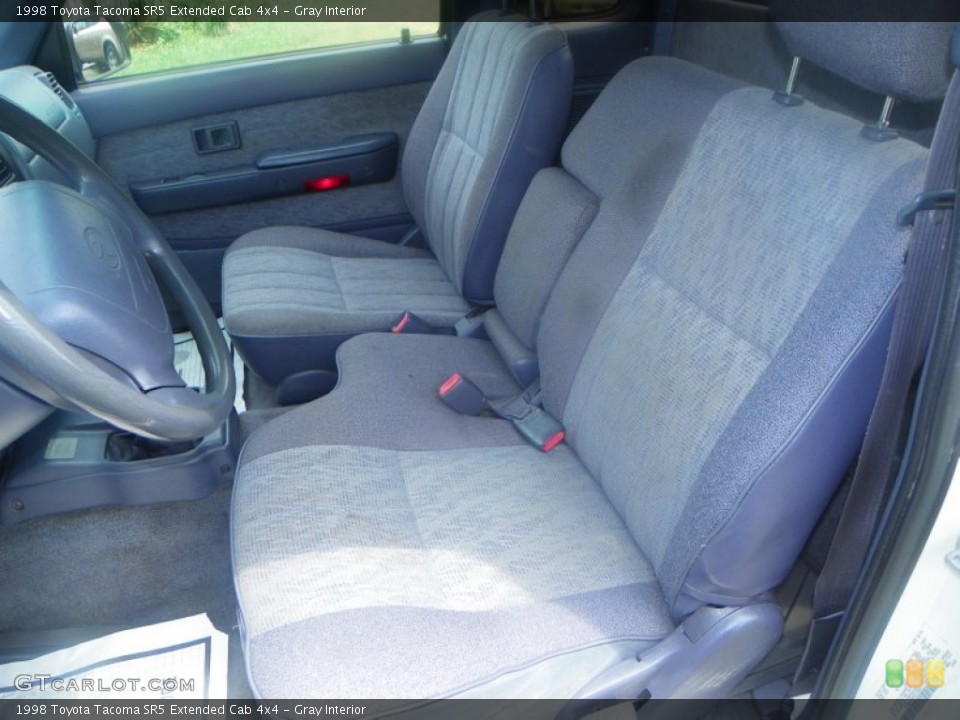 Gray Interior Photo for the 1998 Toyota Tacoma SR5 Extended Cab 4x4 #50700055