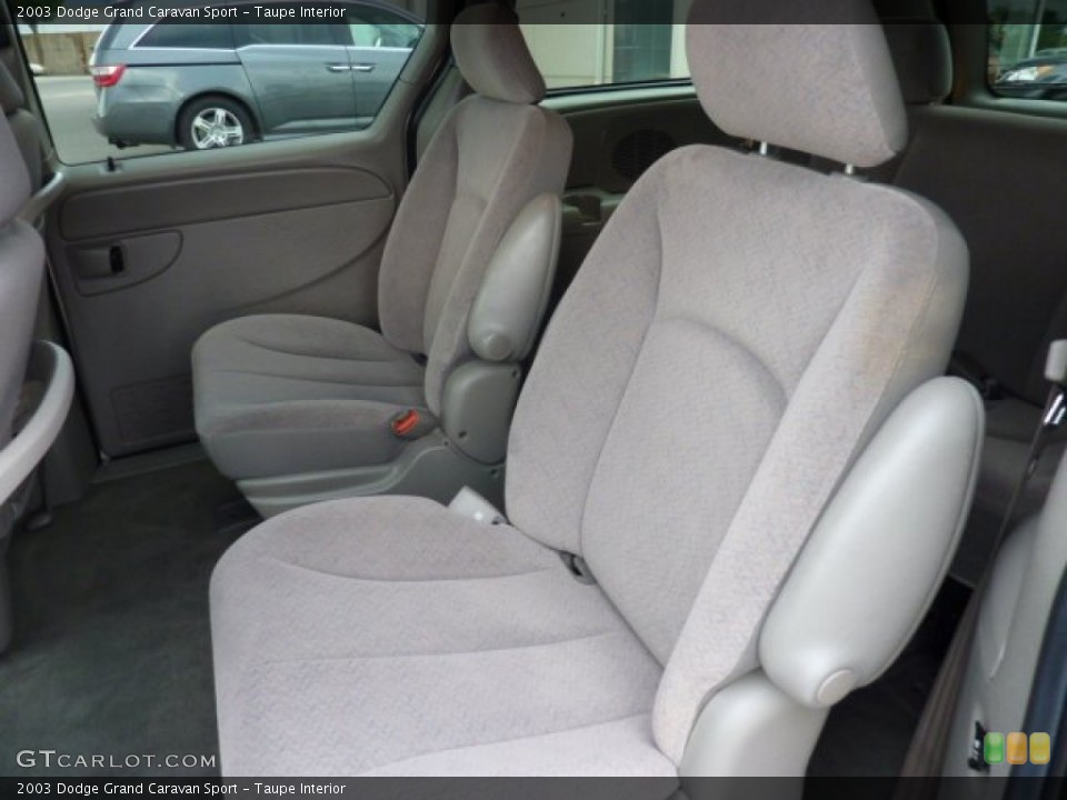 Taupe Interior Photo for the 2003 Dodge Grand Caravan Sport #50701192