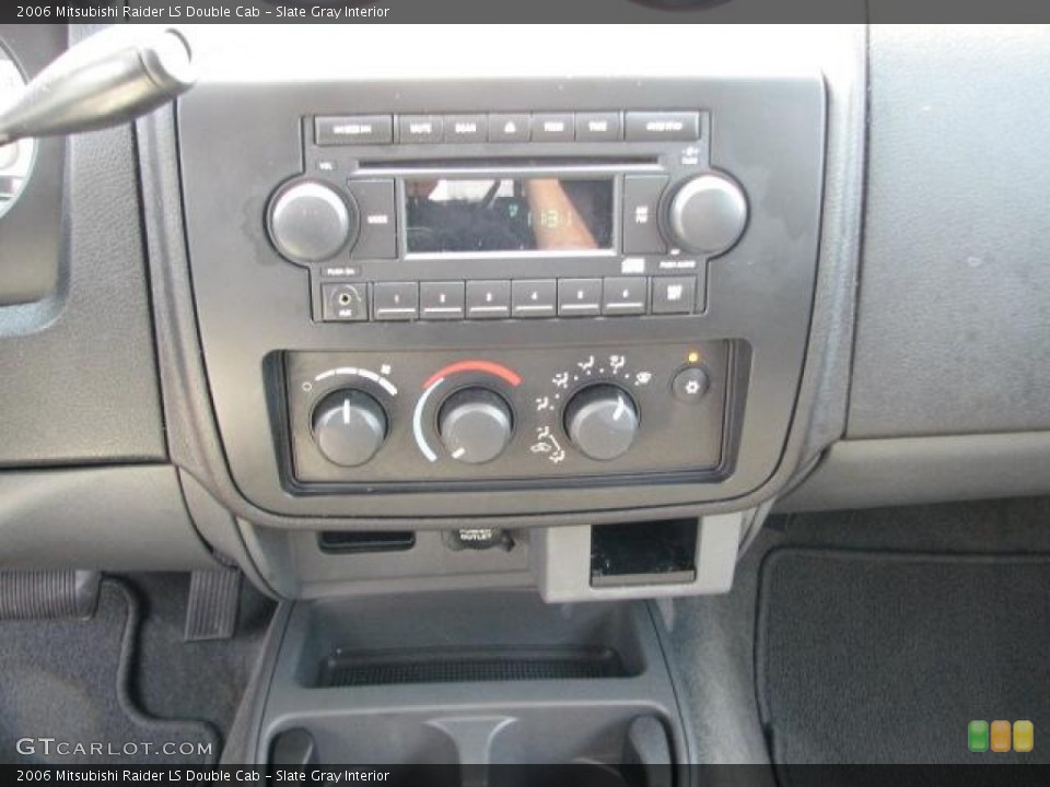Slate Gray Interior Controls for the 2006 Mitsubishi Raider LS Double Cab #50710483